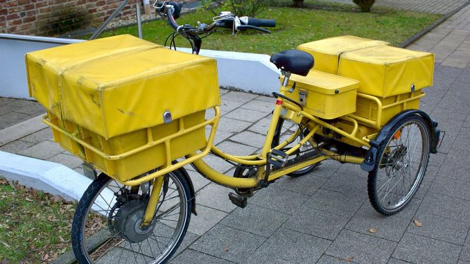Elektrisch angetriebenes Lastenrad: Hecklader, drei Räder | Bild: Martin Henke stock.adobe.com