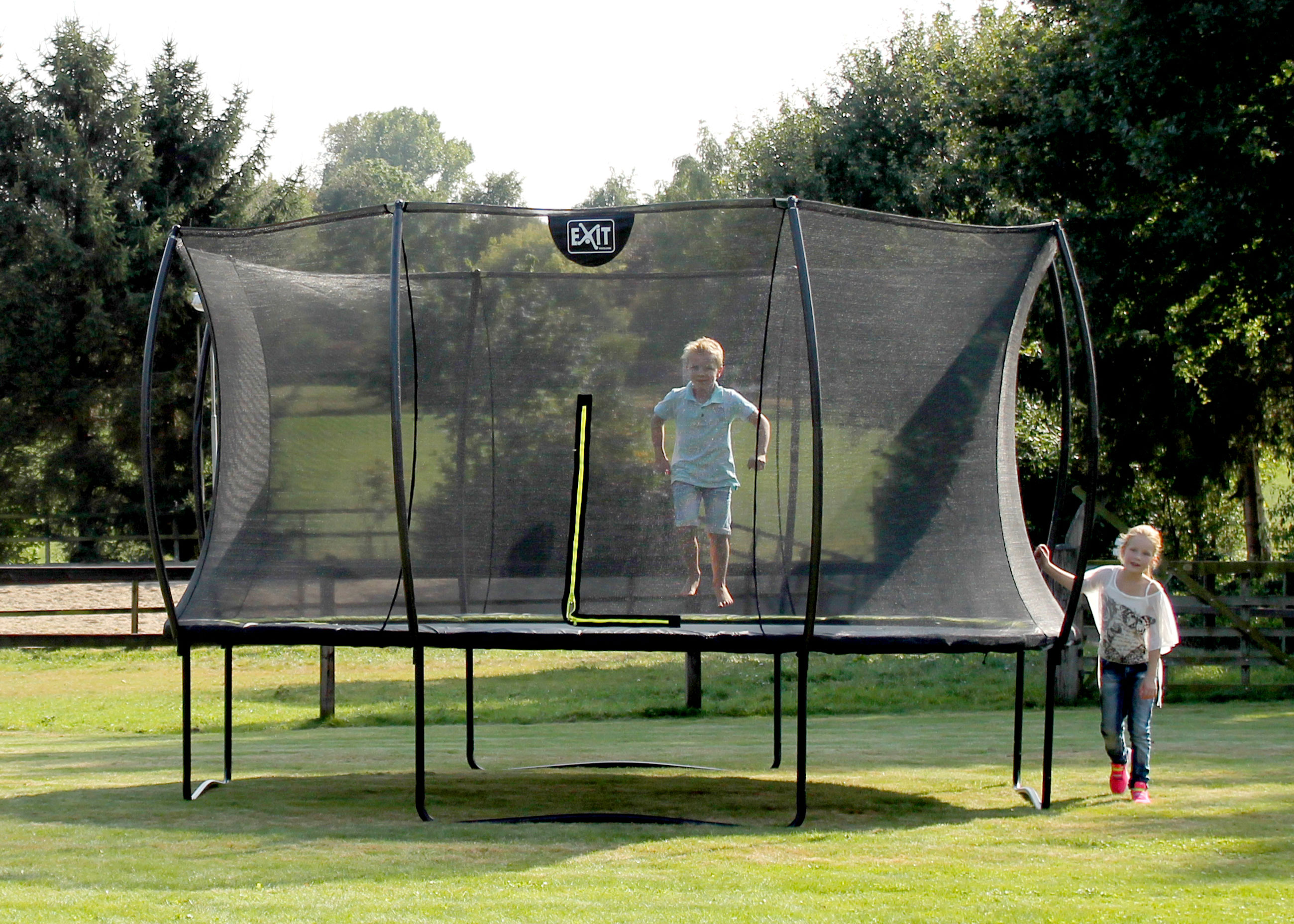 Trampolin EXIT Silhouette mit Sicherheitsnetz Ø427cm grün