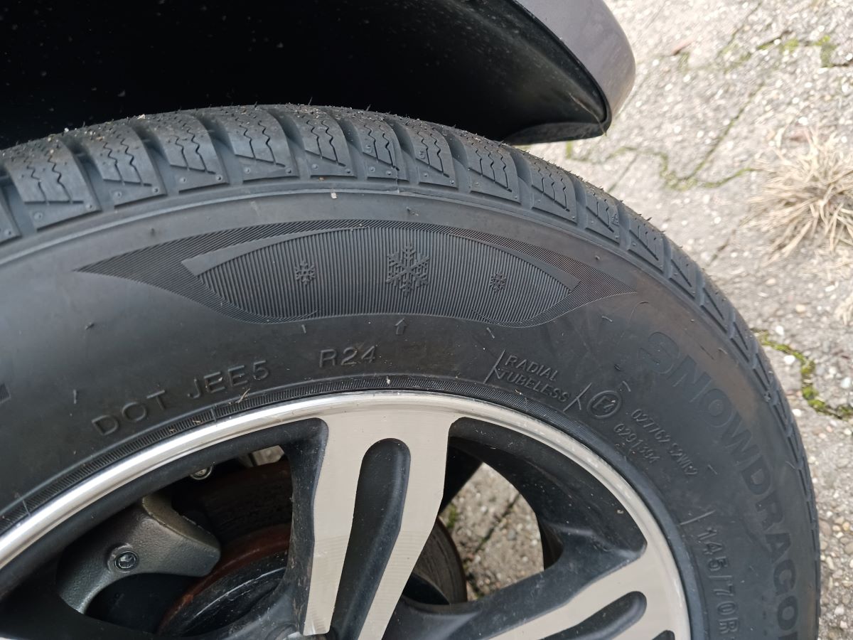 Wintereifen Winterräder Vitale Q3 / Q7 Komplettrad 145/70R 12 Alufelge